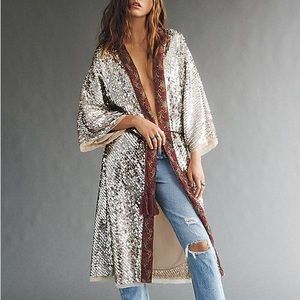 NWT: FREE PEOPLE LIGHT IS COMING SILVER SEQUIN KIMONO DUSTER ROBE PONCHO XS